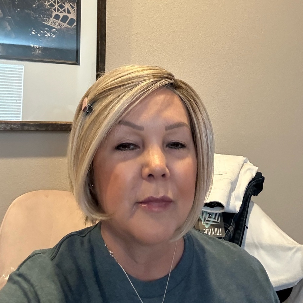 Meet your Posher, Lori - Picture 5 of 16